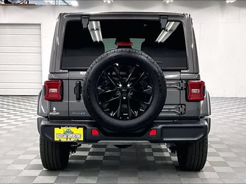 Used 2025 Jeep Wrangler Unlimited Sahara AWD/4WD image 5