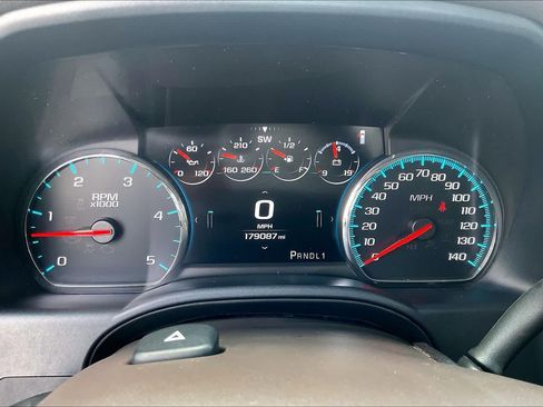 Used 2019 GMC Sierra 2500 Denali w/ Duramax Plus Package AWD/4WD image 25