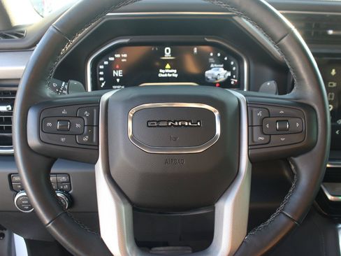 Used 2023 GMC Sierra 1500 Denali w/ Technology Package AWD/4WD image 18