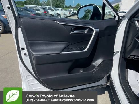 Used 2025 Toyota RAV4 XLE AWD/4WD image 18