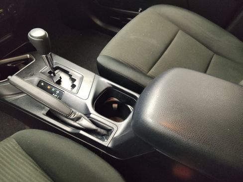 Used 2018 Toyota RAV4 LE FWD image 26