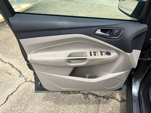 Used 2017 Ford Escape SE FWD image 15