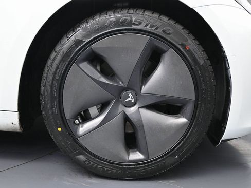 Used 2019 Tesla Model 3 Standard Range Plus image 13