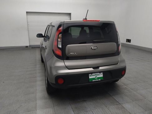 Used 2018 Kia Soul FWD image 6