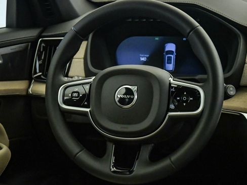New 2026 Volvo XC90 B6 Plus w/ Protection Package Premier AWD/4WD image 13
