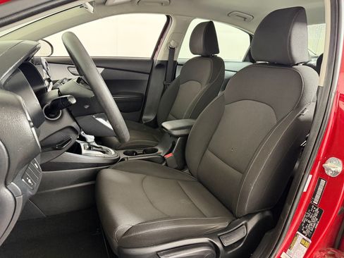 Used 2024 Kia Forte LXS FWD image 4