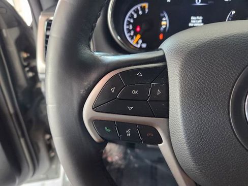 Used 2020 Jeep Grand Cherokee Altitude RWD image 28