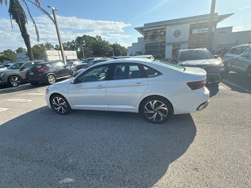 Certified 2026 Volkswagen Jetta SEL FWD image 21