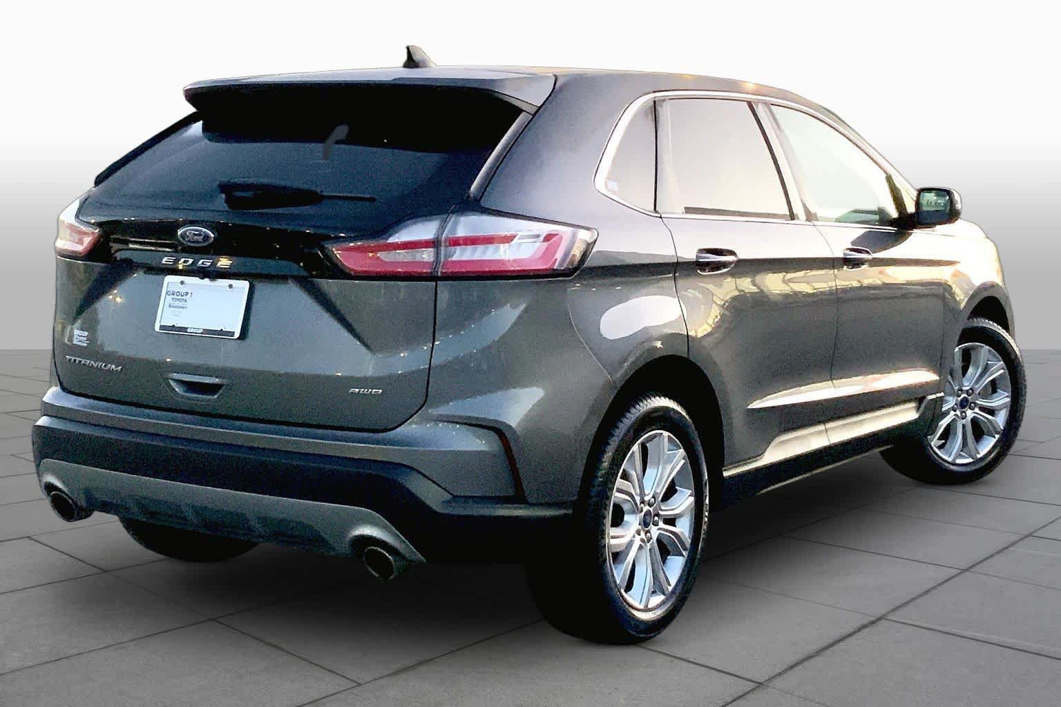 Used 2022 Ford Edge Titanium AWD/4WD image 12