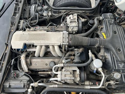 Used 1988 Chevrolet Corvette Coupe RWD image 12