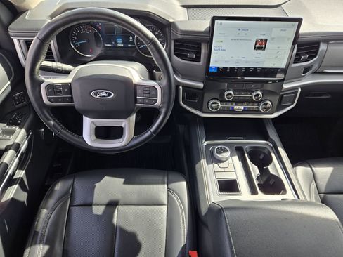 Certified 2022 Ford Expedition XLT image 24