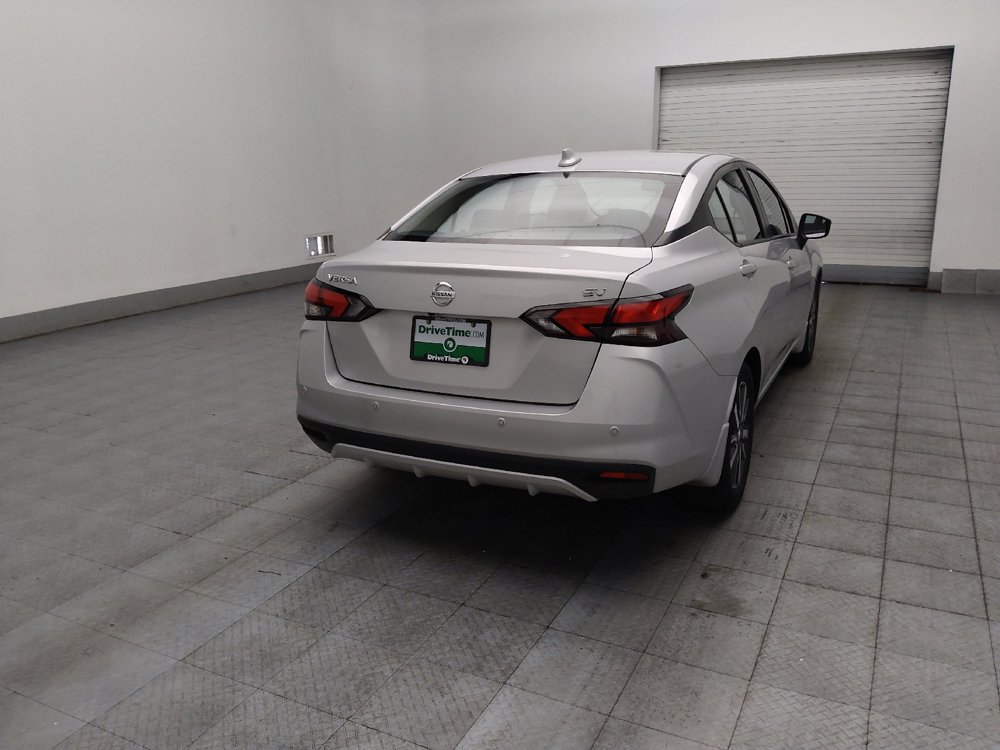 Used 2021 Nissan Versa SV FWD image 9