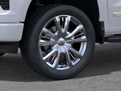 New 2026 Chevrolet Silverado 1500 High Country w/ High Country Premium Package AWD/4WD image 9