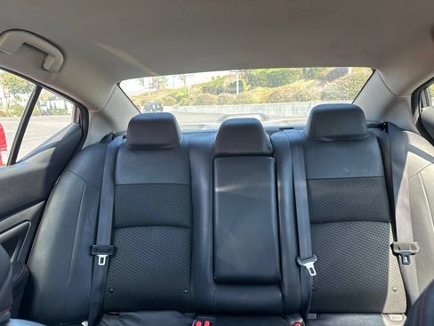 Used 2024 Nissan Altima 2.5 SR FWD image 12