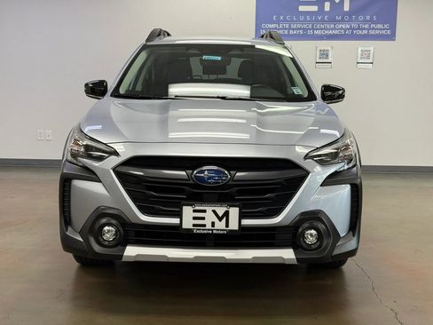 Used 2023 Subaru Outback Limited w/ Popular Package #2 AWD/4WD image 3