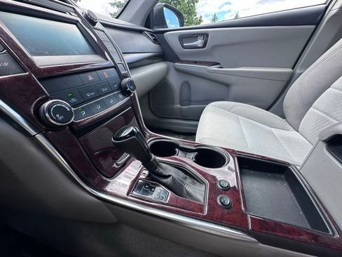 Used 2017 Toyota Camry LE FWD image 15