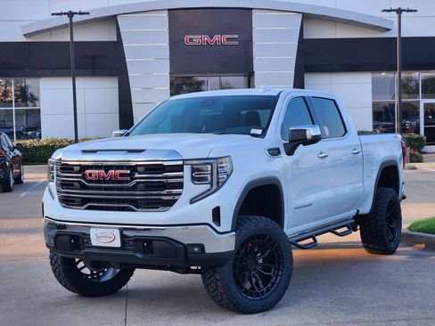 New 2026 GMC Sierra 1500 SLT image 1
