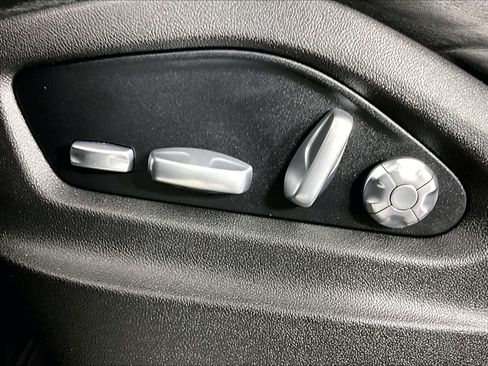 Used 2020 Porsche Cayenne AWD/4WD image 30