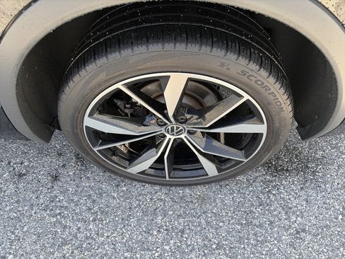 Used 2024 Volkswagen Tiguan SEL R-Line image 44