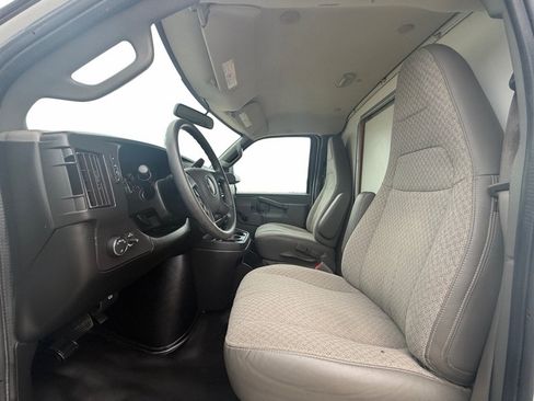 Used 2019 GMC Savana 3500 w/ Driver Convenience Package RWD image 8