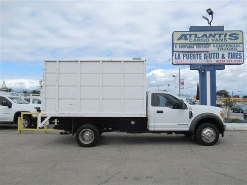 Used 2017 Ford F550 2WD Regular Cab Super Duty image 6