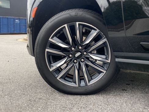 Used 2024 Cadillac Escalade Sport Platinum w/ Heavy-Duty Trailer Package image 17