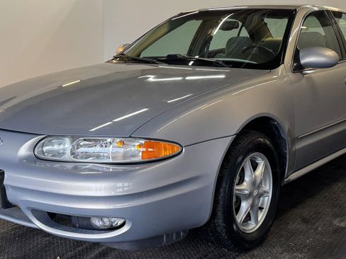 Used 2000 Oldsmobile Alero GL w/ Feature Pkg image 4