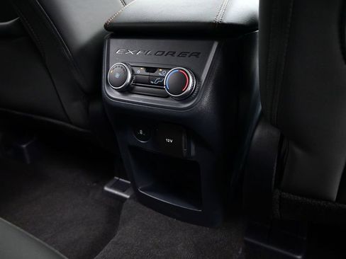Used 2025 Ford Explorer Active w/ Active Comfort Package RWD image 38