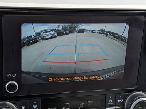 Used 2023 Toyota Highlander XLE image 20