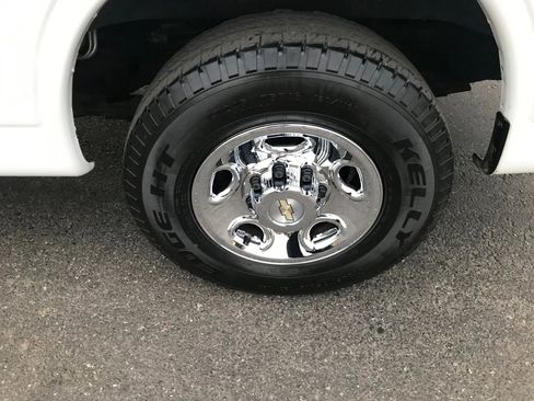 Used 2022 Chevrolet Express 2500 LS image 27