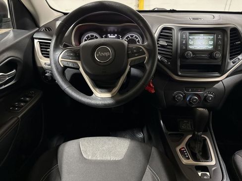 Used 2015 Jeep Cherokee Sport w/ Sport Appearance Group FWD image 11