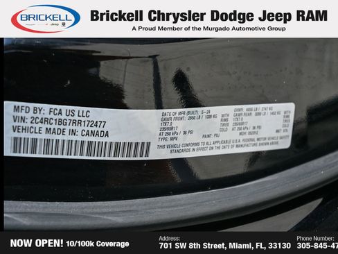 Used 2024 Chrysler Pacifica Touring-L FWD image 32