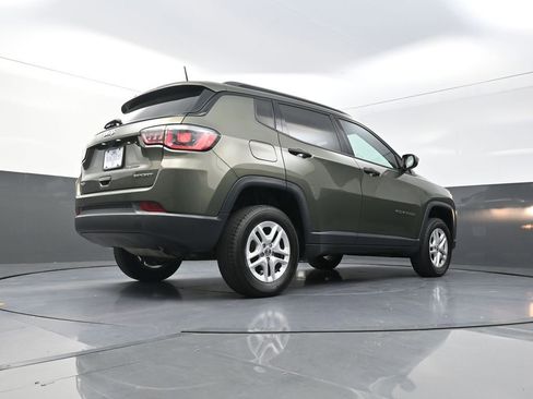 Used 2018 Jeep Compass Sport AWD/4WD image 29