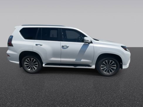 Used 2022 Lexus GX 460 Luxury w/ Accessory Package AWD/4WD image 10