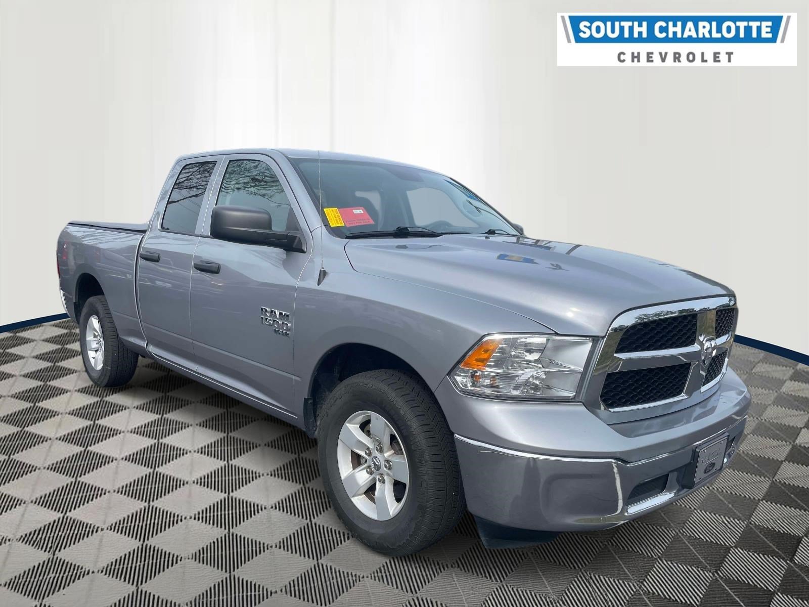 Used 2024 RAM 1500 Classic SLT AWD/4WD image 3