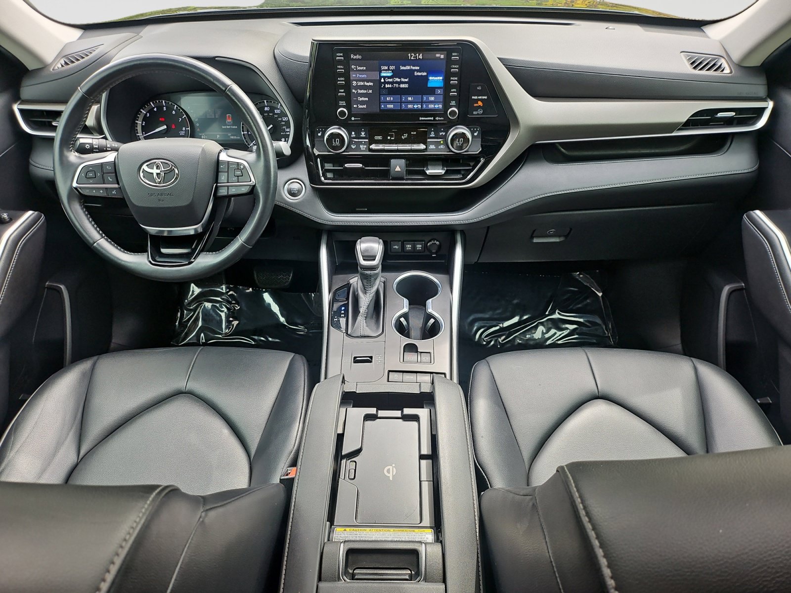 Used 2020 Toyota Highlander XLE FWD image 16