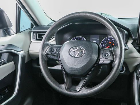 Used 2022 Toyota RAV4 XLE FWD image 12