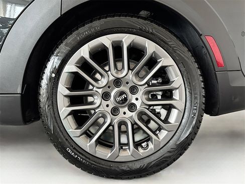 Certified 2025 MINI Cooper S image 31