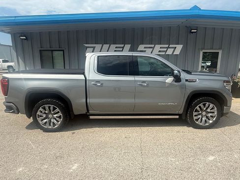 Used 2025 GMC Sierra 1500 Denali w/ Denali Reserve Package AWD/4WD image 5