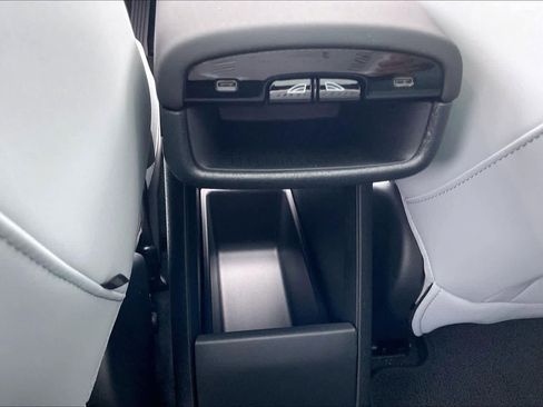 New 2025 Volvo EX30 Ultra w/ Protection Package Premier image 16