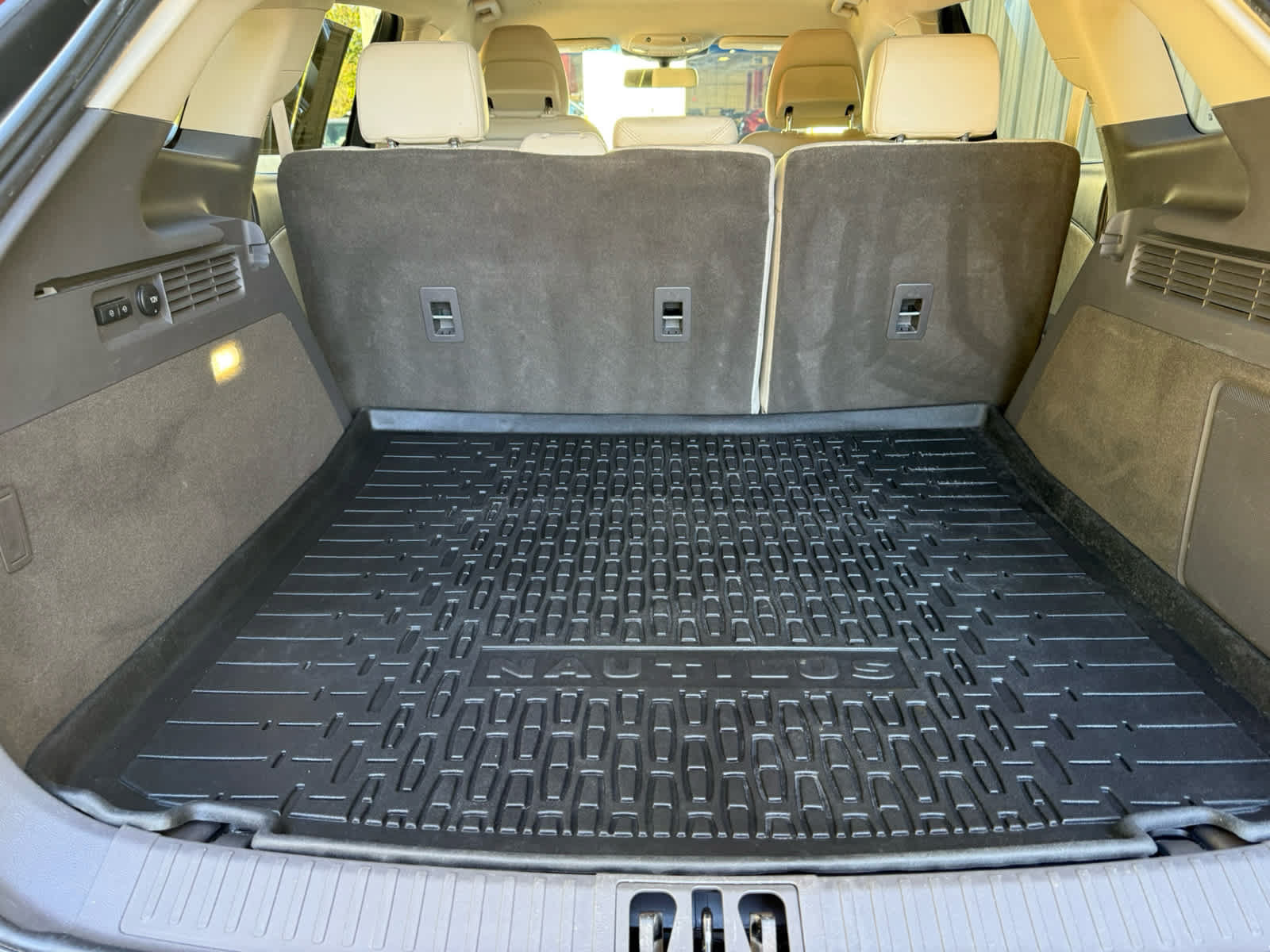Used 2019 Lincoln Nautilus Select FWD image 6