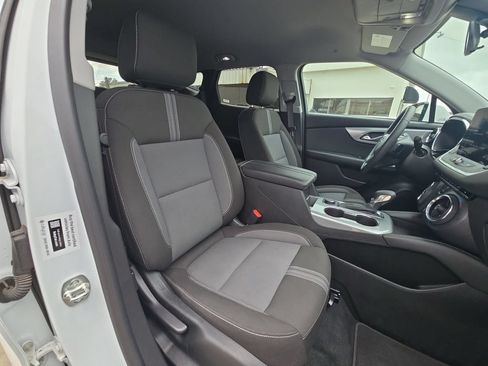Used 2025 Chevrolet Blazer LT AWD/4WD image 30