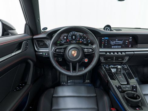 New 2026 Porsche 911 Carrera 4S image 22