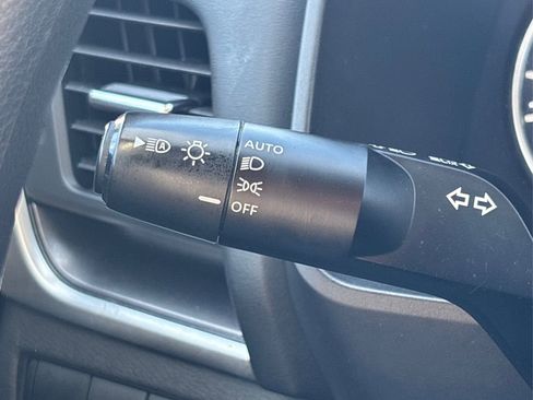 Used 2023 Nissan Rogue SV image 24