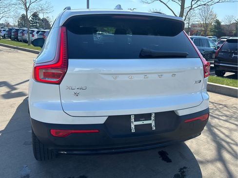 Used 2026 Volvo XC40 B5 Plus AWD/4WD image 5