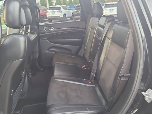 Used 2019 Jeep Grand Cherokee Altitude image 11