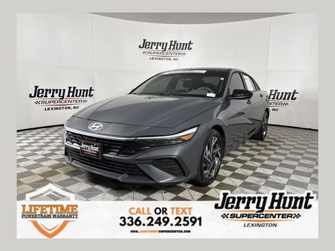 Used 2025 Hyundai Elantra Sport FWD image 1