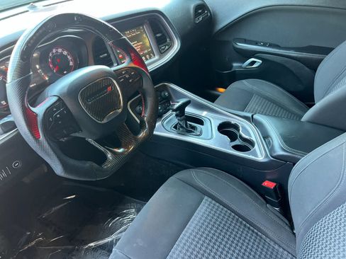 Used 2016 Dodge Challenger R/T w/ Driver Convenience Group RWD image 12