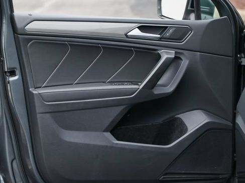 Used 2022 Volkswagen Tiguan SE AWD/4WD image 4