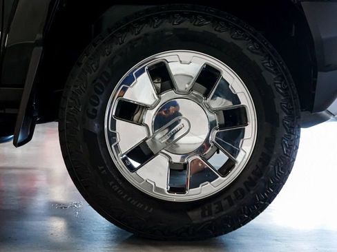 Used 2009 HUMMER H3 Alpha image 38